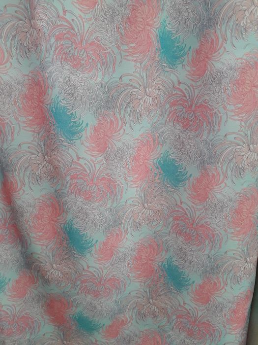 Fusta de vara cu floricele  .