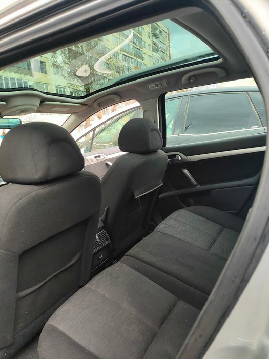 Vând Peugeot 407 SW