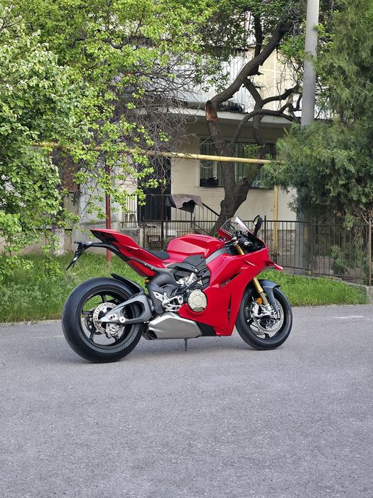 Сотилади Ducati panigali V4S 2026