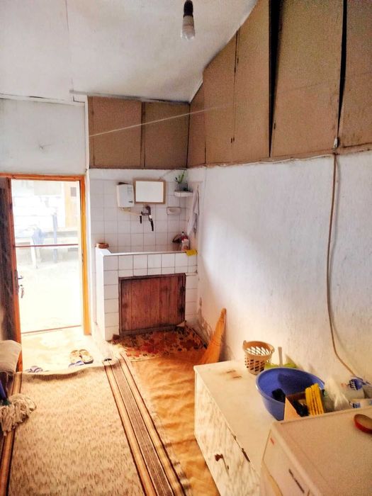 Продава се Етаж от къща в Асеновград - 70 кв.м за 984 €/кв.м - Снимка #1