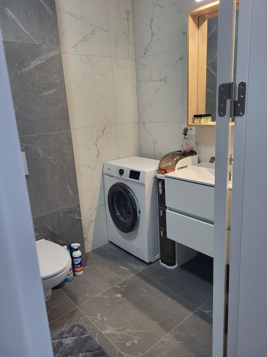 Apartament modern cu 2 camere, tip studio, de inchiriat in Sectorul 4, Bucuresti.