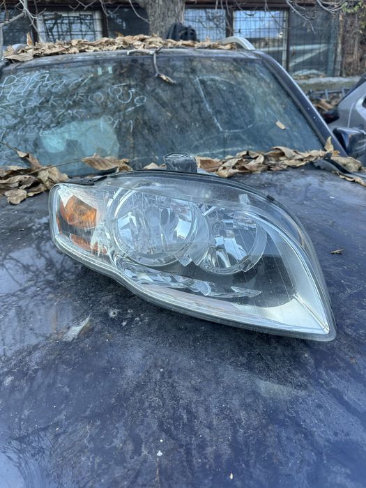 Audi 4 десен  фар 2005-07