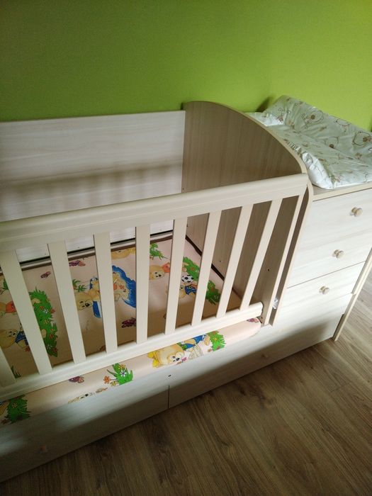 Продавам Бебешка кошара