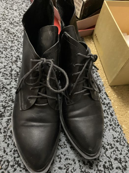 Обувь туфли отдам за 4000