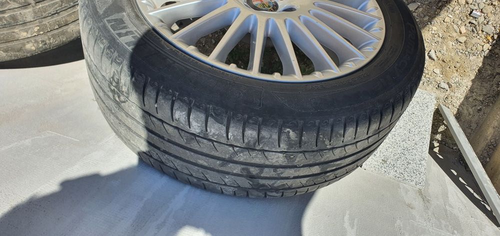 Vând jante cu cauciucuri alfa romeo