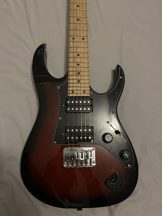 Ibanez GIO electrică HSH – Sunburst – 6 corzi – stare foarte bună