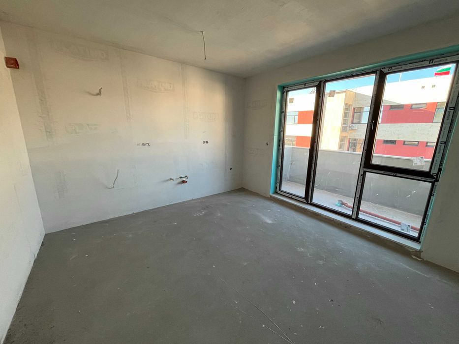 Продава апартамент с една спалня,  до у-ще Ехзарх Антим I