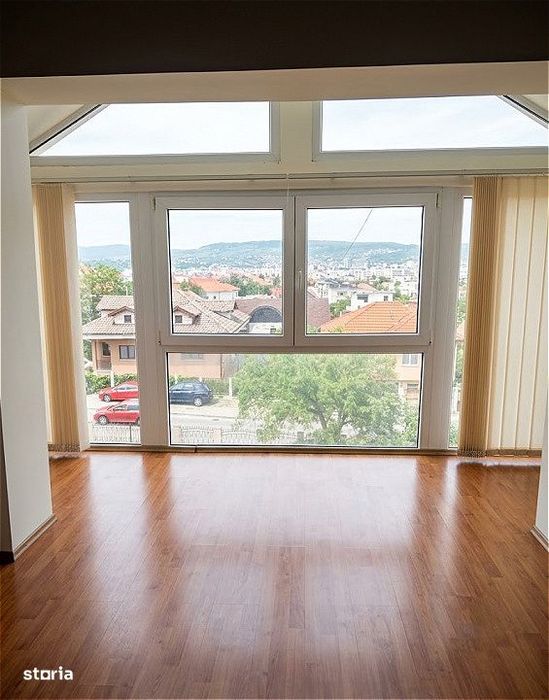 Apartament 148 mp in vila, 4 camere, 2 parcari, ideal birou — fotografia 1