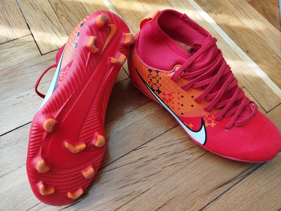 Футболни бутонки