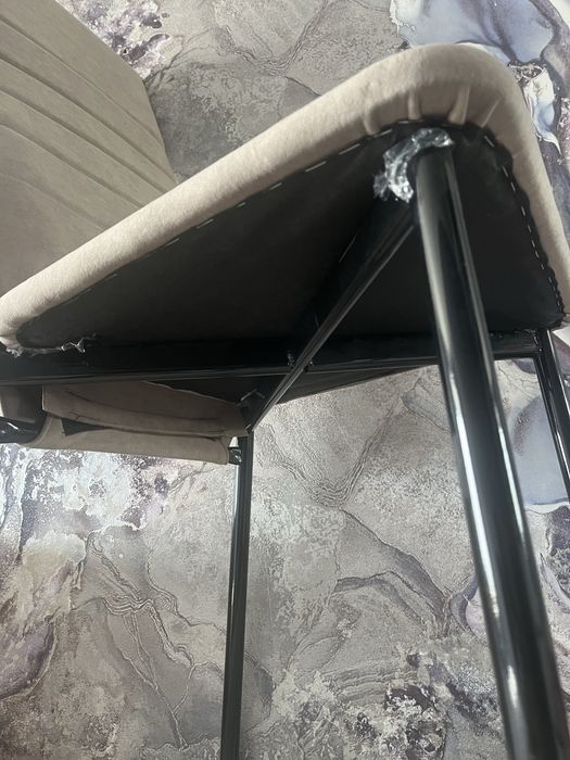 Продам новые стулья