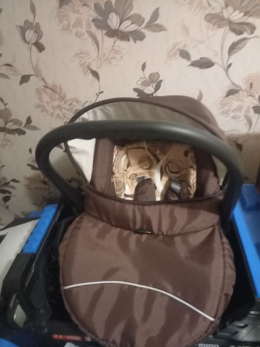 Продам коляску,санки.