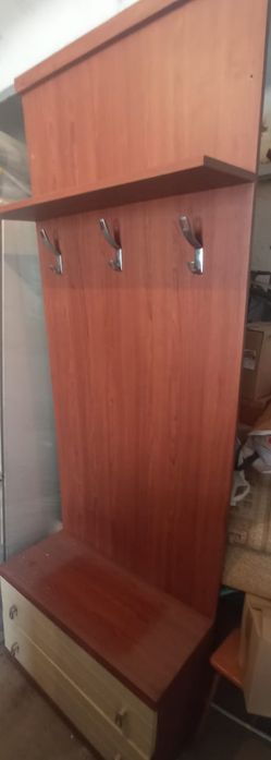 Продам вешалку для верхней одежды