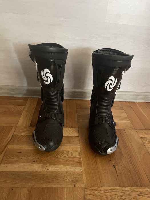 motocross boots нови не са носени 42номер