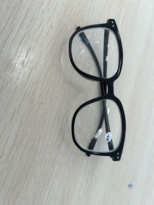 Очки сатам минус 4