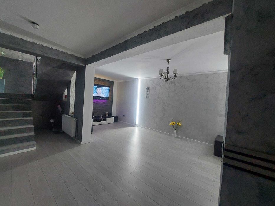 Casa de vanzare