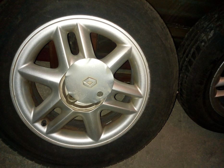 Летни гуми с лети джанти