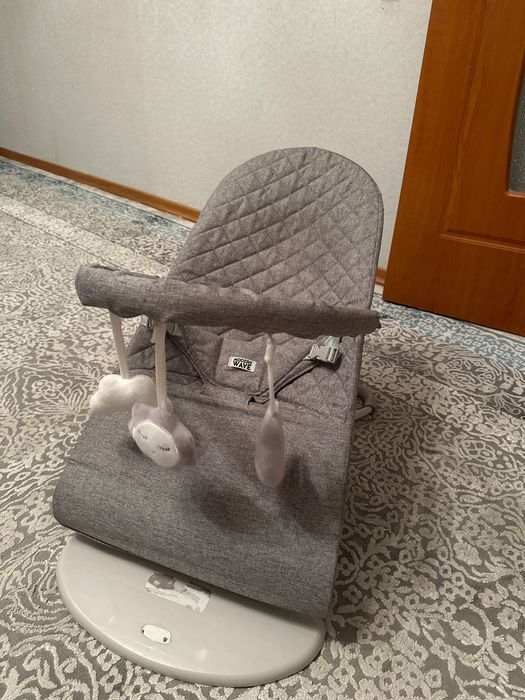 Продам шезлонг для малыша