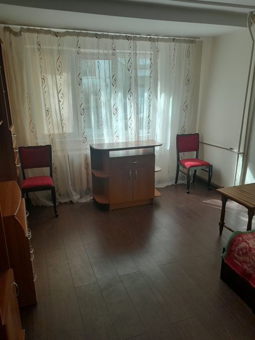 Închiriez garsoniera situata in cartierul Nord
