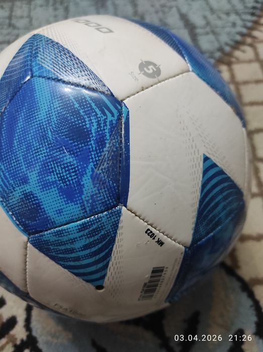 Футбольный мяч . 5 размер.