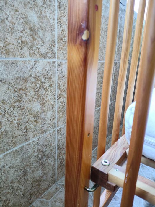 Детско бебешко дървено легло