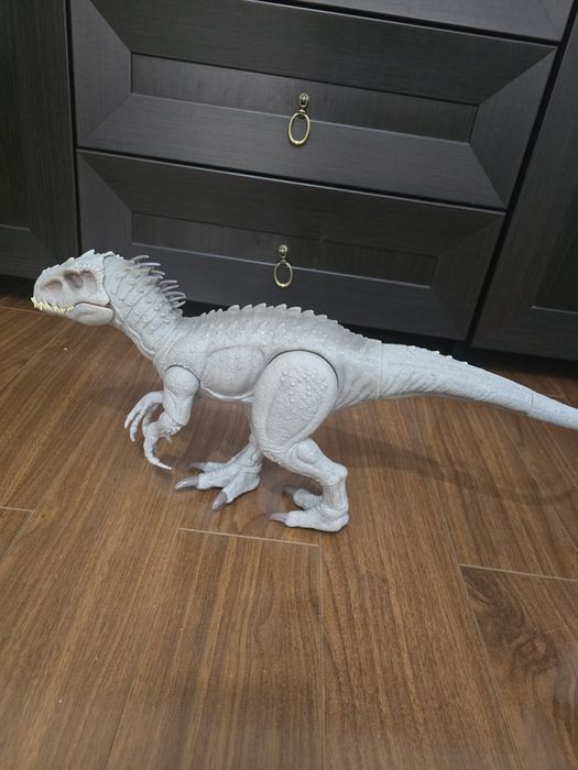 Dinozaur Indominus Rex
