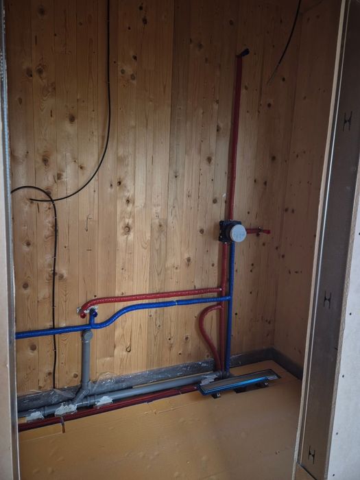 Instalator cu experienta execut instalații sanitare și termice