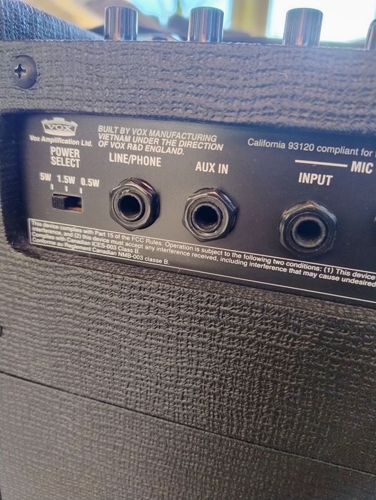 Китарно кубе VOX