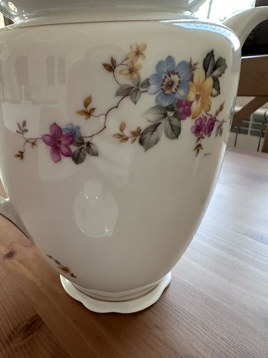 Стар порцеланов чайник Kahla