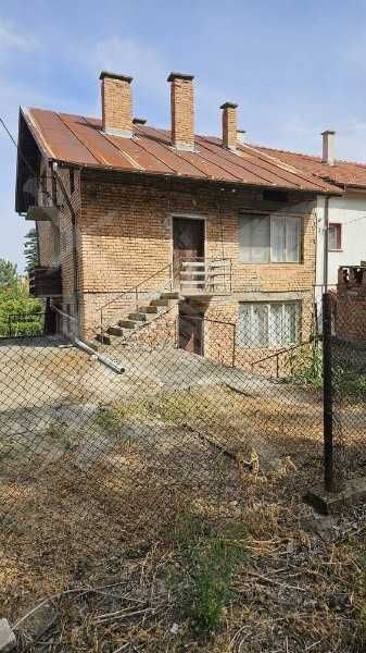 Продава се Къща в Цар Калоян - 210 кв.м за 741 €/кв.м - Снимка #1