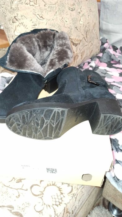 Женские зимние ботинки