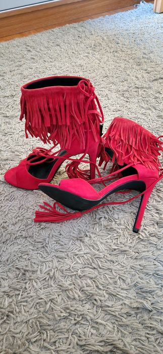 Обувки висок ток червени, сини Bata, сребристи сандали - естествена ко