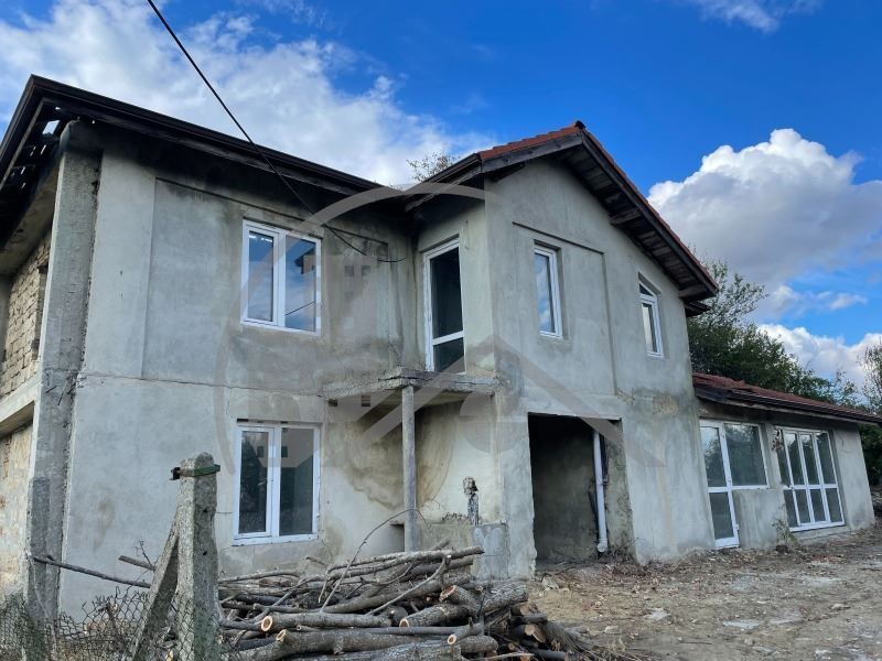 Продава се Къща в с. Изгрев, Област Варна - 160 кв.м за 419 €/кв.м - Снимка #1