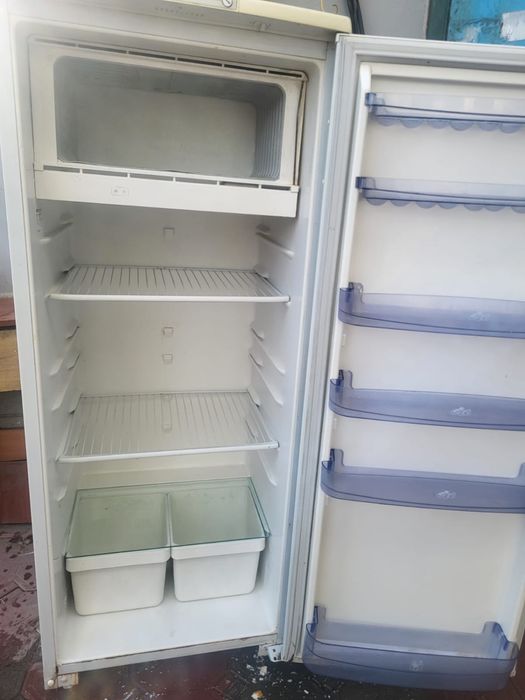 Холодильник в рабочем состояний