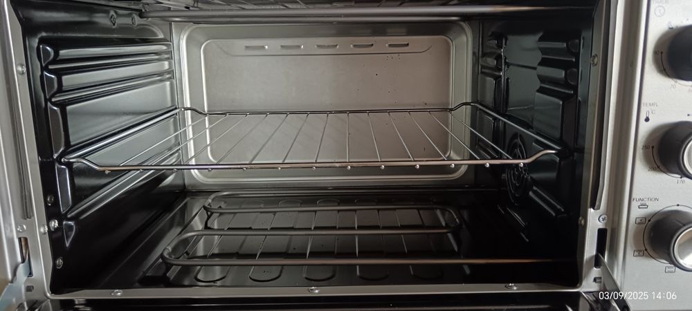 Продам электродуховку Dauscher 48 л