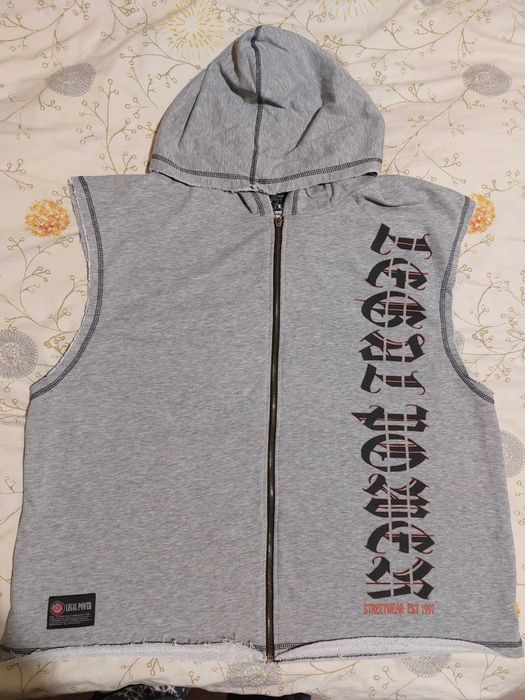 Продавам елек LEGAL POWER