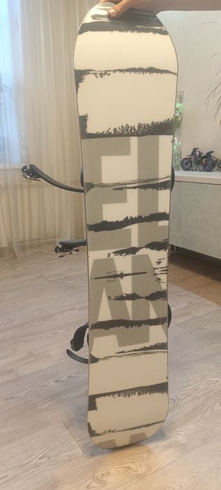 Сноуборд с креплением Elan