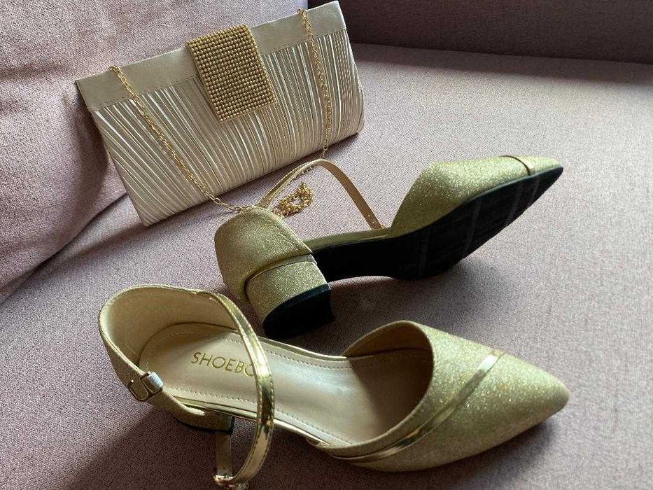 Pantofi marimea 37 cu gentuta - nuanta aurie - pentru evenimente