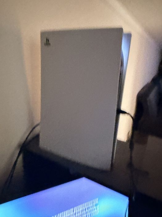 PlayStation 5 Disc Edition сотилади. 2 та пулти билан