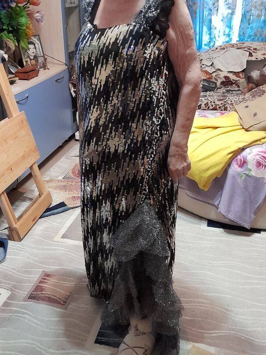 Вечернее платье с блестками