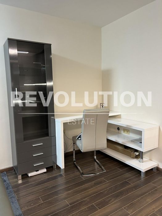 Дава се под наем Тристаен апартамент в Варна, ВИНС - 106 кв.м за 1250 € - Снимка #13