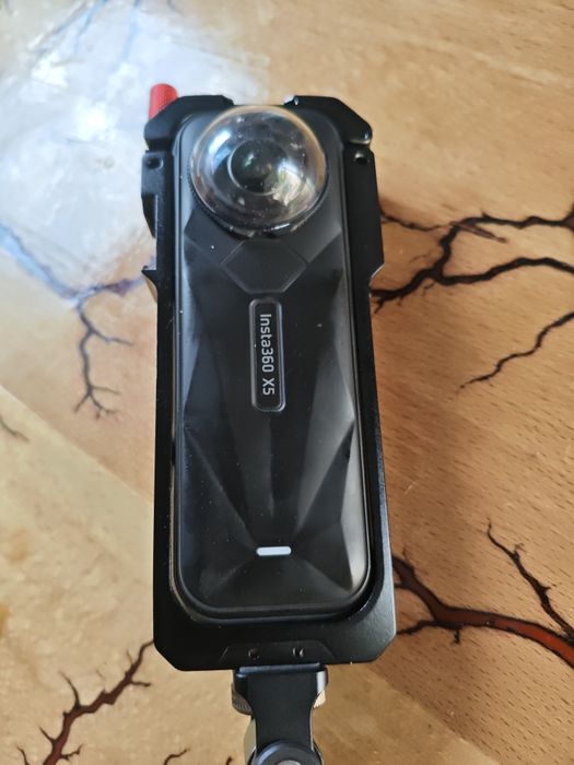 Insta 360 X5 с остатъчна гаранция 1 година