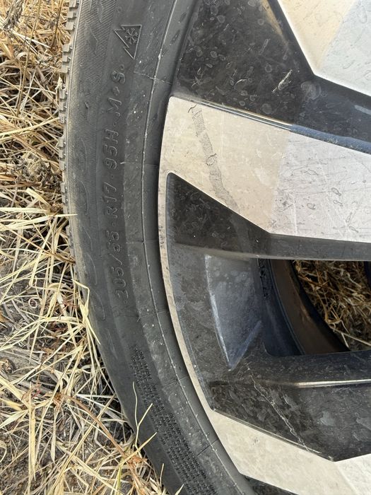 Jante Volkswagen T-Cross 2022 205/55R17 DOT: 2023 M+S