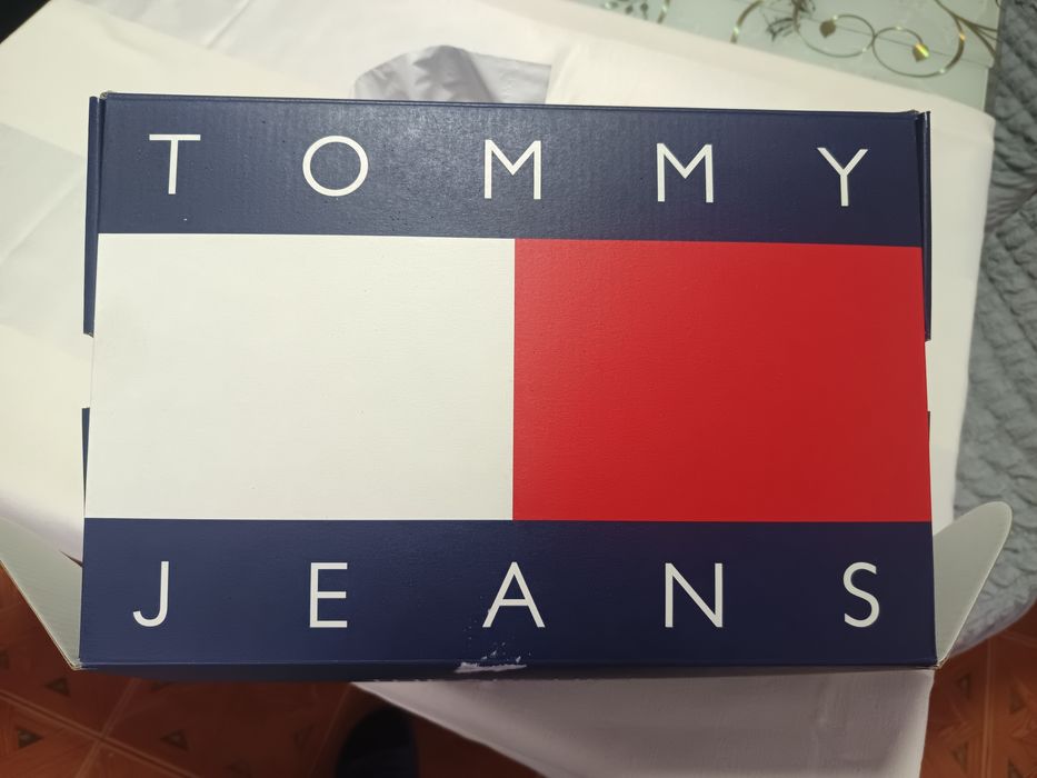 Adidași Tommy Jeans NOI