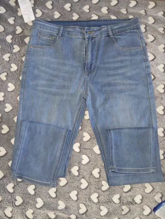 Продам мужские джинсы