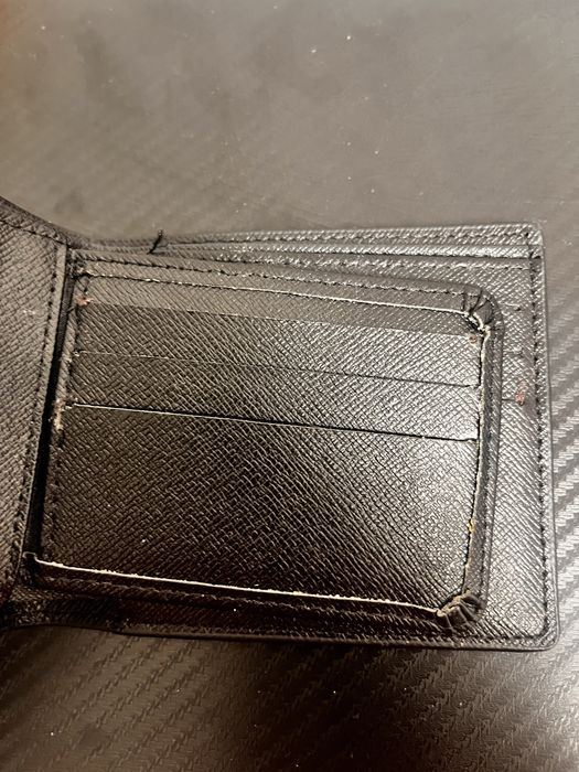 Продава се портмоне LOUIS VUITTON