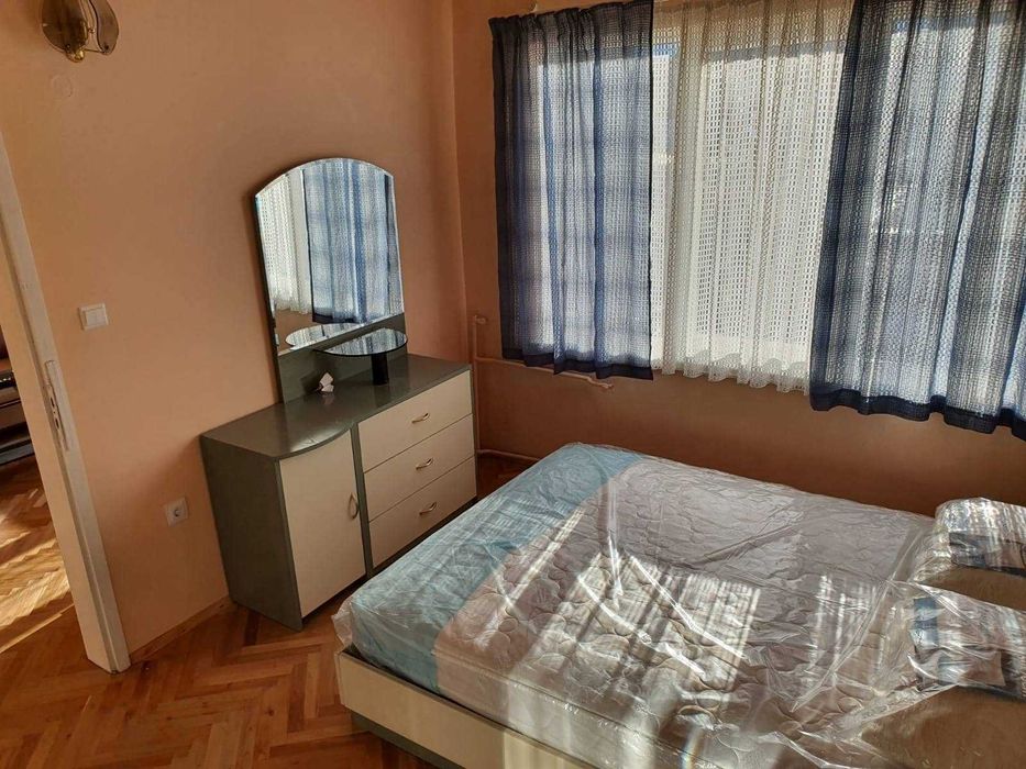 Дава се под наем Тристаен апартамент в София, Медицинска академия - 115 кв.м за 597.21 € - Снимка #3