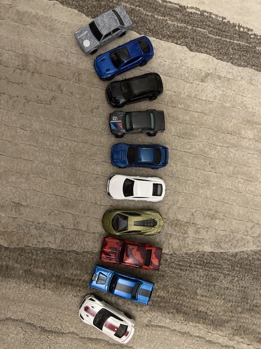Продам HotWheels машинки
