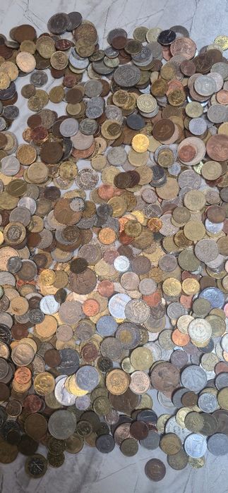 Монети от цял свят на кг