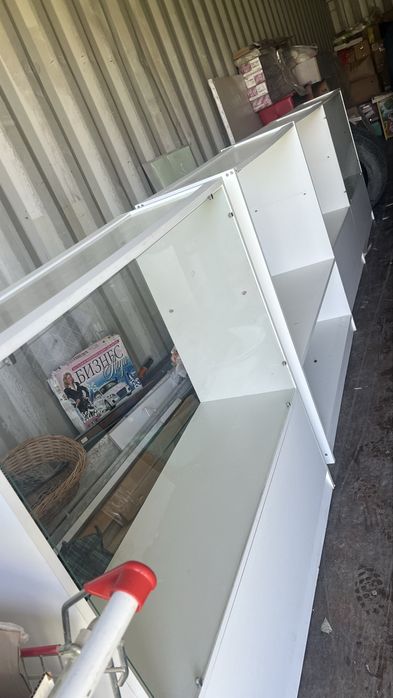 Продам 4 витринные полки