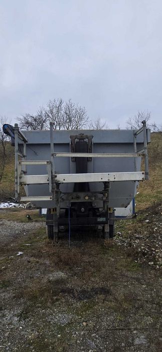 Semiremroca basculabila